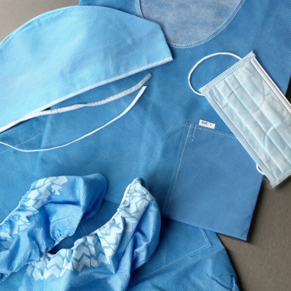 kit-de-ropa-para-cirujano-ropa-desechable.jpg Material Descartable